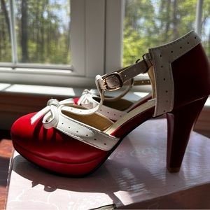 Pixie cove pinup style heels red and white size 7